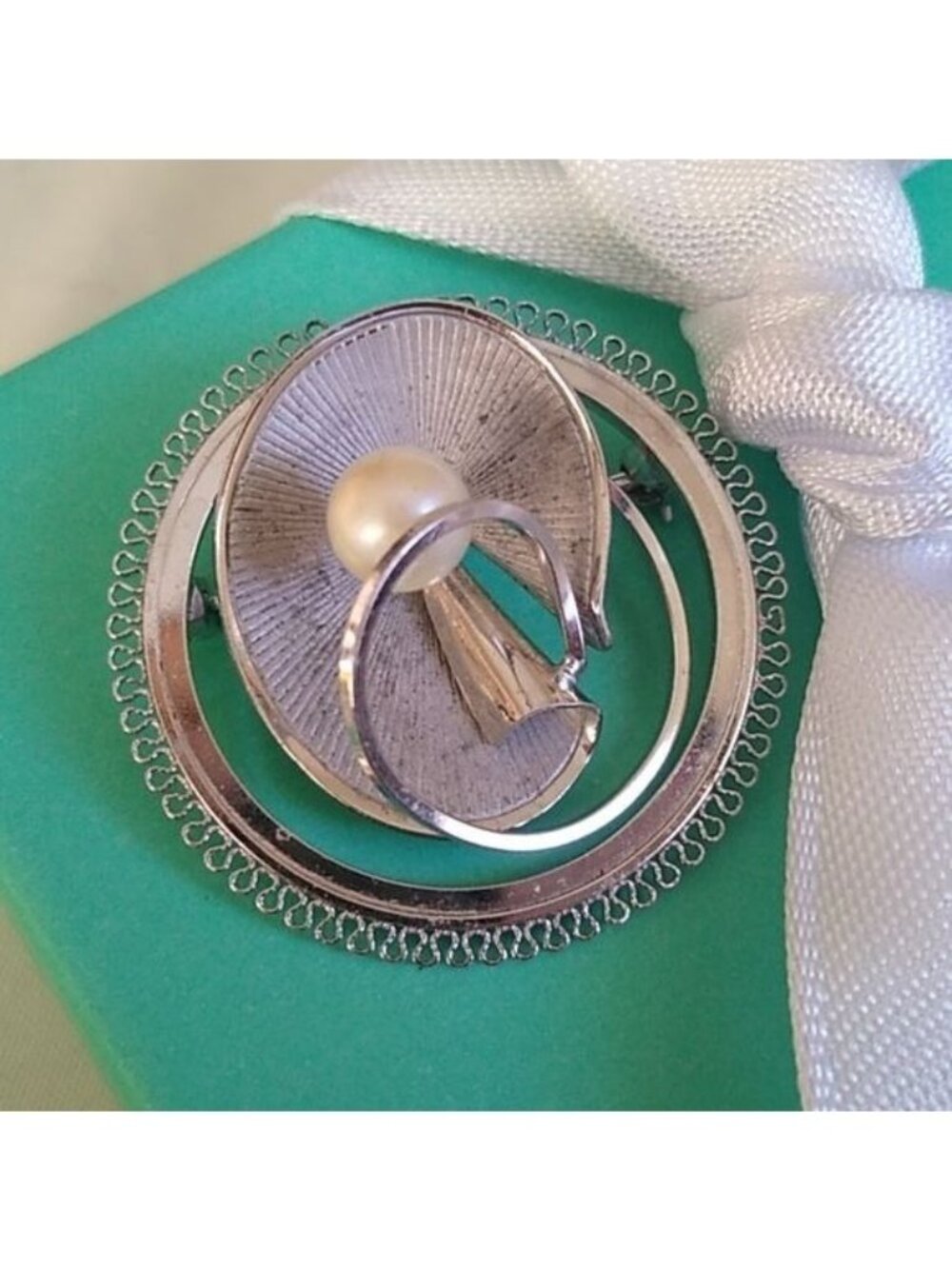 Signed  Round Brooch with Pearl dce Curtis Sterling Silver 925